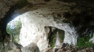 Astxiki azpiko haitzuloa