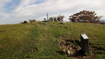 Urepel (1059m) tumuloa eta tontorra