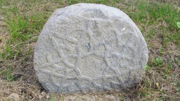 Hilarria eliz atarian, Altzuza-Eguesibar