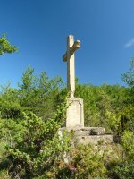 Gurutzea errepidearen gainean