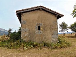 San Julian Eta Santa Basilisa de Aistra Ermita Zalduondon