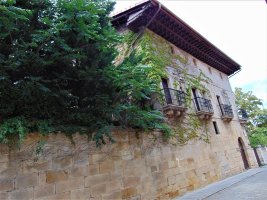 Azkarraga Etxea Agurainen