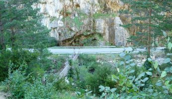 Ezka gaineko zubi eskegia, Goteras arroilean