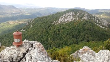 Elke (1294m) postontzia eta Pausaran (1267m) aurrean