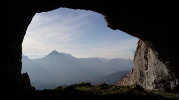 Koba haundi haitzuloa