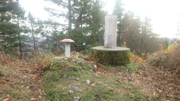 Agerreburu (857m) postontzia eta erpin geodesikoa