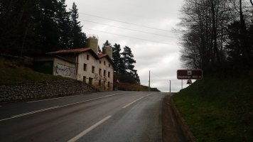 Deskarga (492m) mendatea