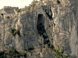 Arantzazura doan Errepidetik