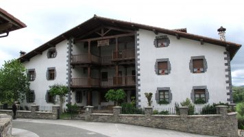 Hirustanea etxea, Beramendi-Basaburua