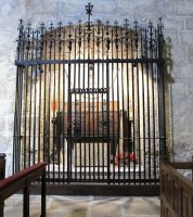 Leire monastegia, Esa