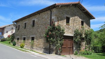 Etxea, Eritzegoiti-Atetz