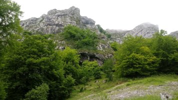 San Adrian haitzuloa