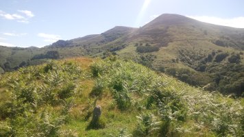 Antzabal (621m) tontorra eta atzean Gorramendi (1071m)