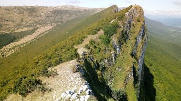 Satrustegiko Haitza (1204m) ekialdetik
