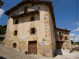 Bengara auzoko etxea, Apilaiz