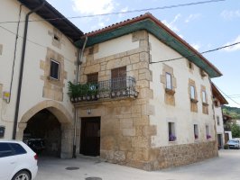 Goikara auzoko etxea, Apilaiz