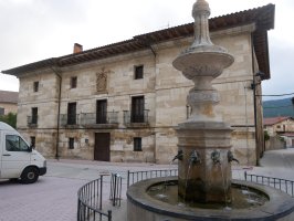 Samaniego jauregia eta iturria, Maeztu