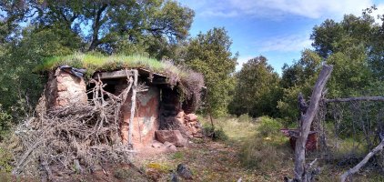 Etxola erdi erorian 764 metroko kotan