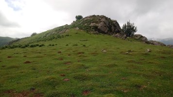 Larrabeltzeko Haitzak (911m) tontorraldea