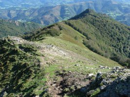 Makilipurdira luzatzen den hegia