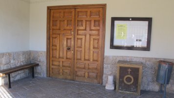 San Martin eliza, Aiegi