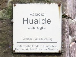 Hualde jauregia, Erratzu-Baztan