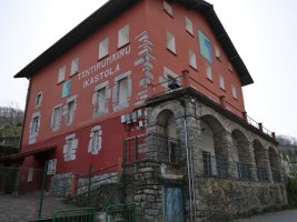 Tantirumairu ikastola, Lesaka