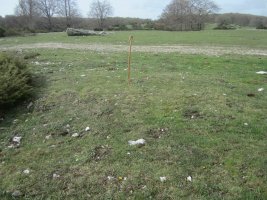 Túmulo Otsaportillo (Abril 2022) Detrás el Monolito