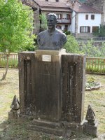 Julian Gayarreren jaiotetxea, Erronkari