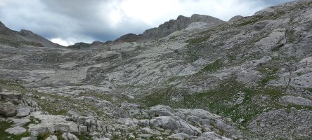 Peñaforca (2390m) Taxeras alderako haranetik