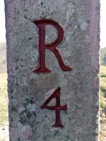 R4 mugarria, Alkozpe