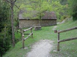 Ansó, ibilbide baten arrastoak herritik gertu