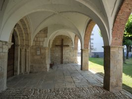 Santo Tomas eliza, Ollo