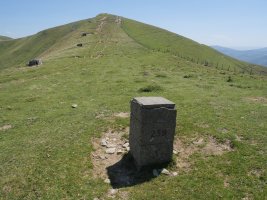 239 mugarria eta Gaztarrigaina mendia