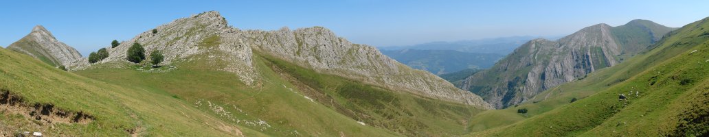 Larrunarri, Etitzegi eta Larraone, hegoaldetik