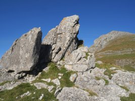 Egurraleko muino harkaiztsuaren tontorra