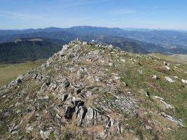 Beleku, txartelontzia duen muinoa