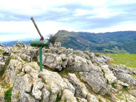 Tontorra. Atzean, Aloña Mendilerroa