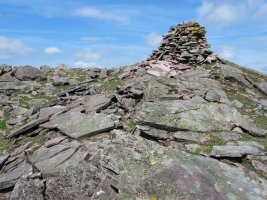 Ezkitz, tontorreko harripila