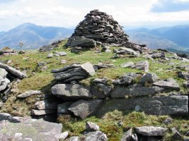 Ezkitz, tontorreko harripila