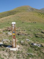 "Orhi Bortz Kolore" ibilbidearen seinalea Muxumurru aldera igotzean