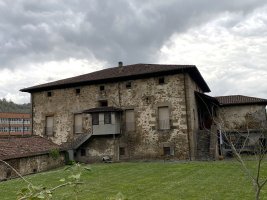 Katuxa Jauregia. Laudio