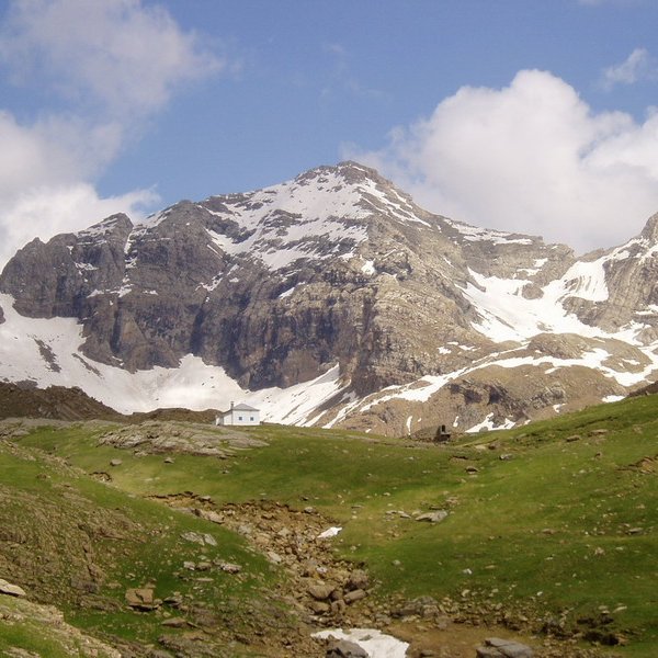 Mendebaldetik ikusita