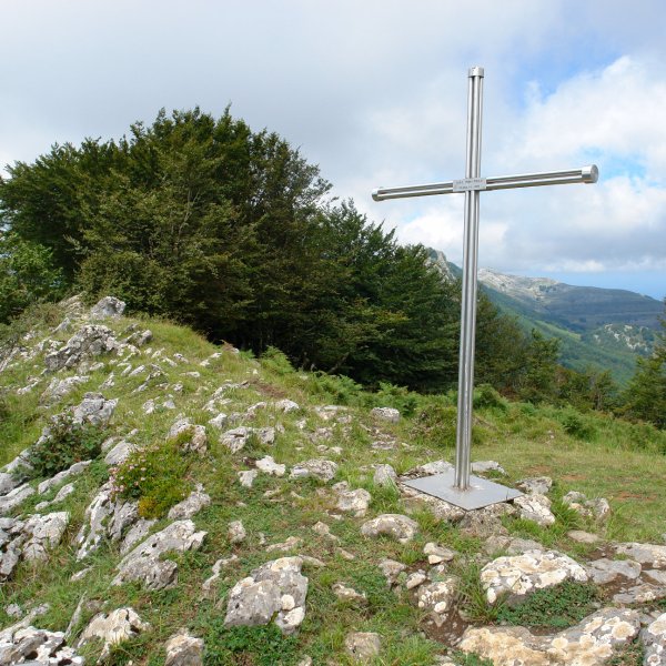 Gurutzea eta tontorra