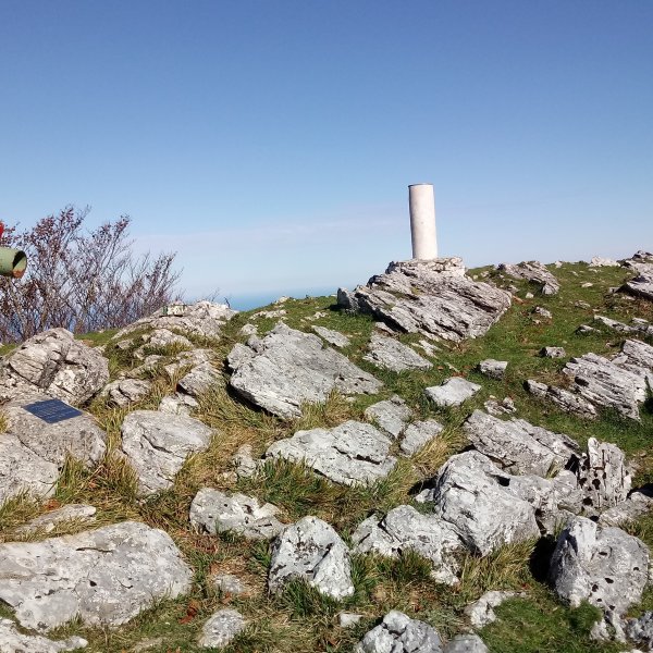 Gazume (1002m) tontorra, postontziak eta erpin geodesikoa 2