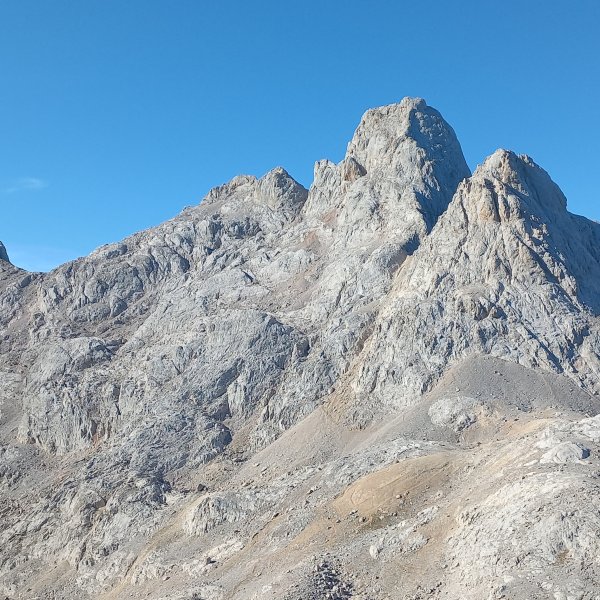 Torrecerredo (2649m) hurbiltzen