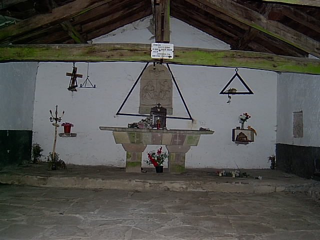 Mendaurreko ermitaren barnekaldea