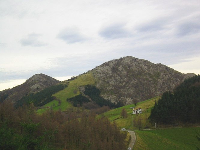 Ezkerrekoa Agiro, eskuinekoa Sesiarte