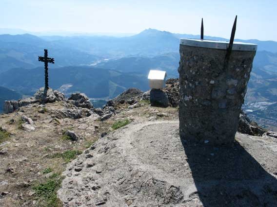 Tontorreko apaingarriak