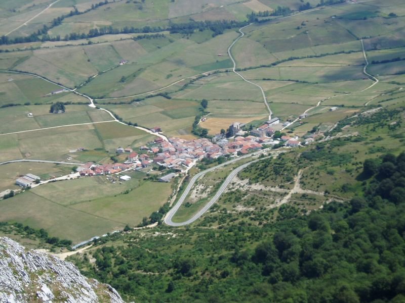 Lizarraga herria tontorretik ikusita